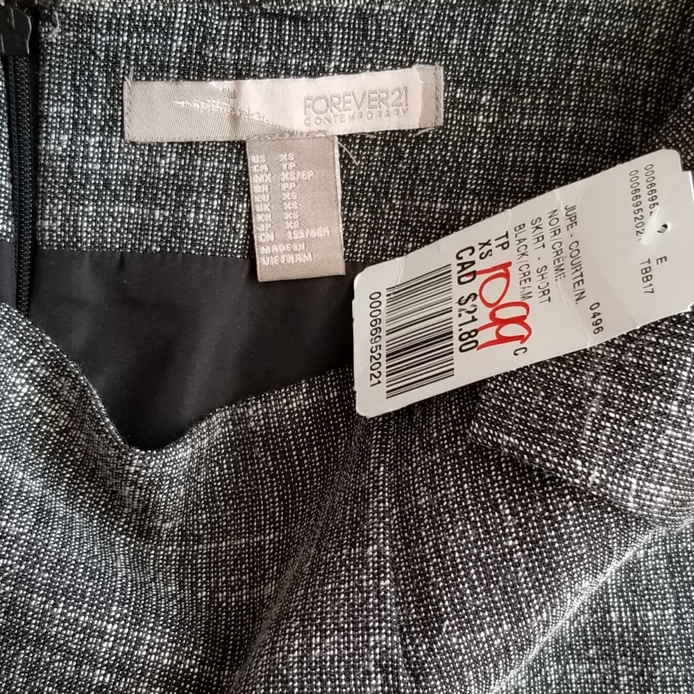 NEW Plaid mini skirt - Picture 7 of 7